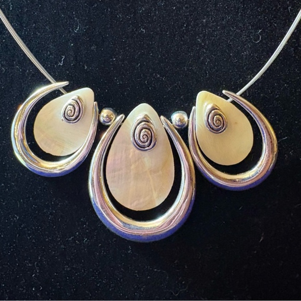 Elegant Silver and Cream Shell Necklace